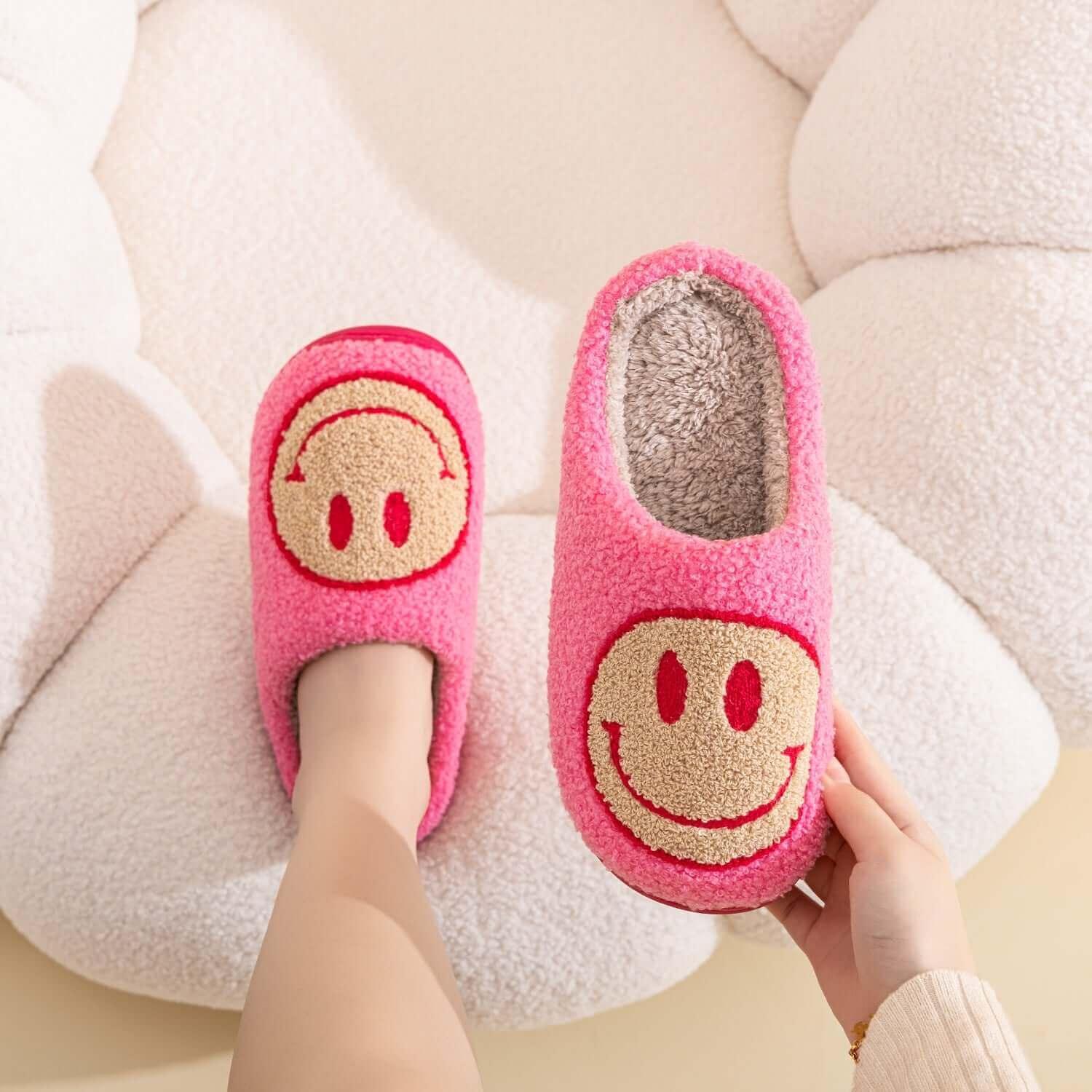 Melody Smiley Face Adorable Slippers - SAMFILS