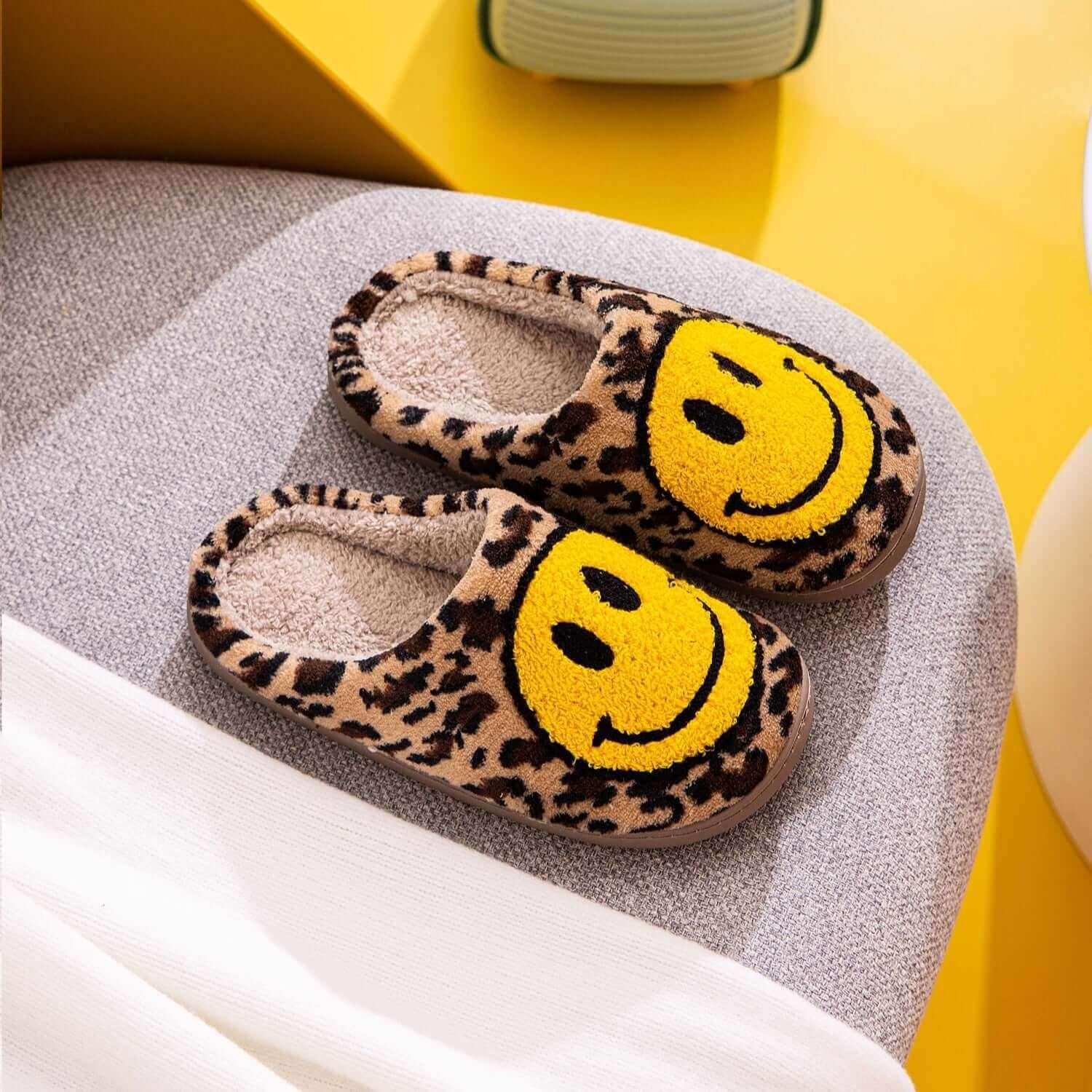 Melody Smiley Face Leopard Slippers - SAMFILS