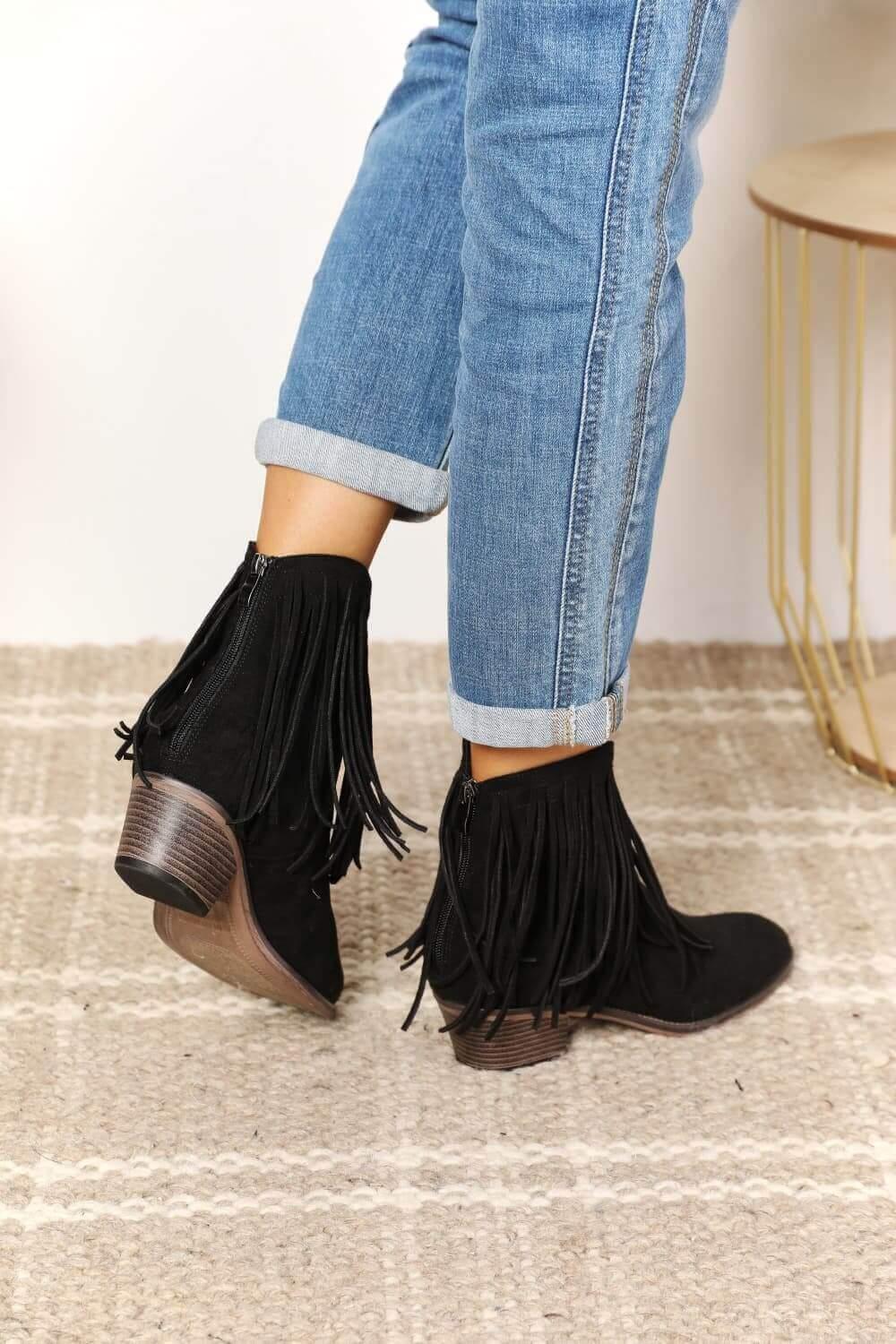 Legend Women's Fringe Cowboy Western Ankle Boots - Samslivos