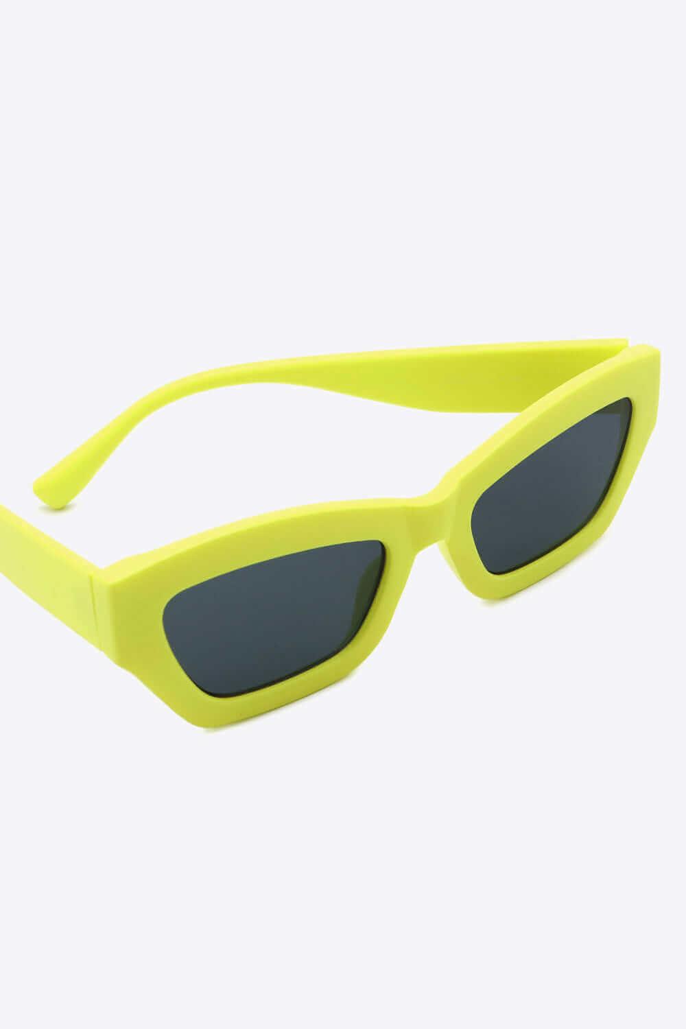 Classic UV400 Polycarbonate Frame Sunglasses - SAMFILS