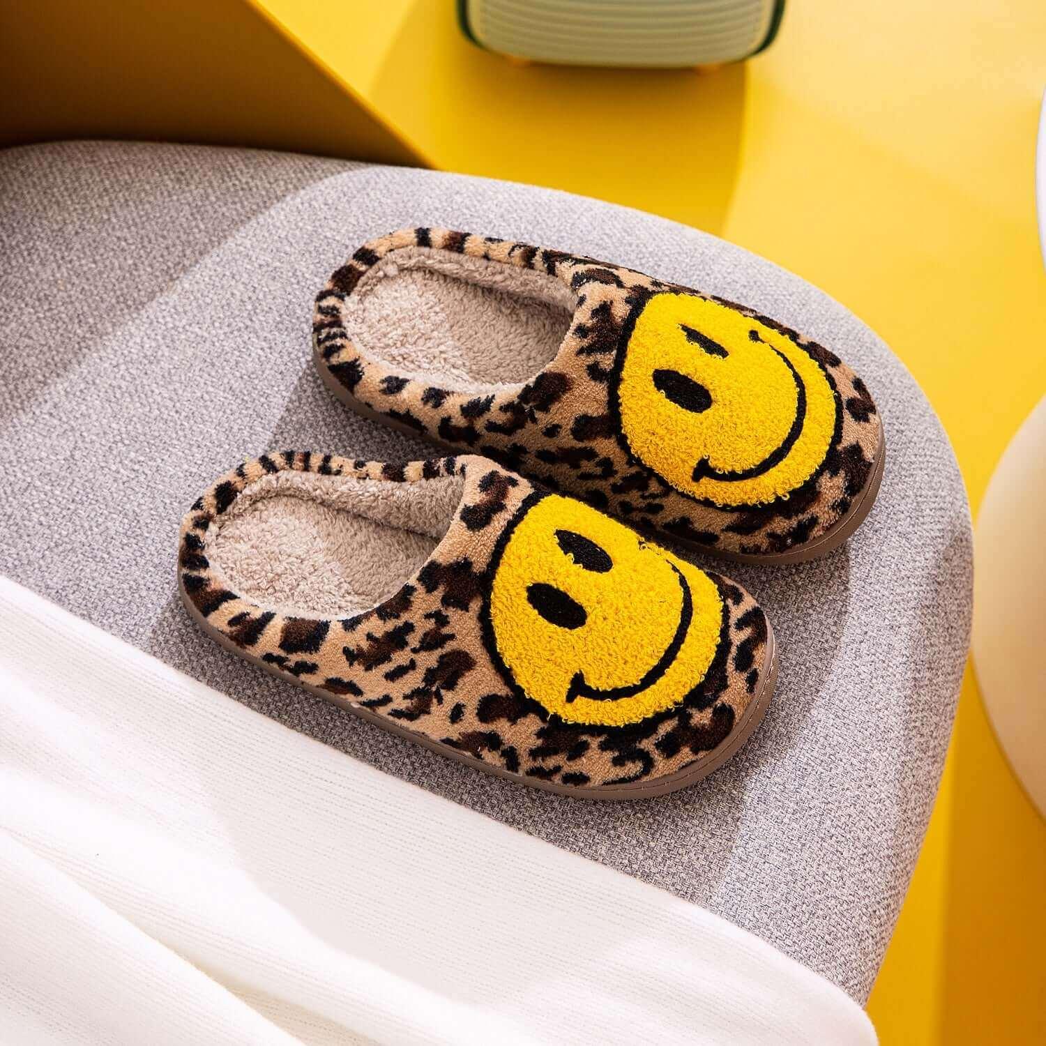 Melody Smiley Face Leopard Slippers - SAMFILS