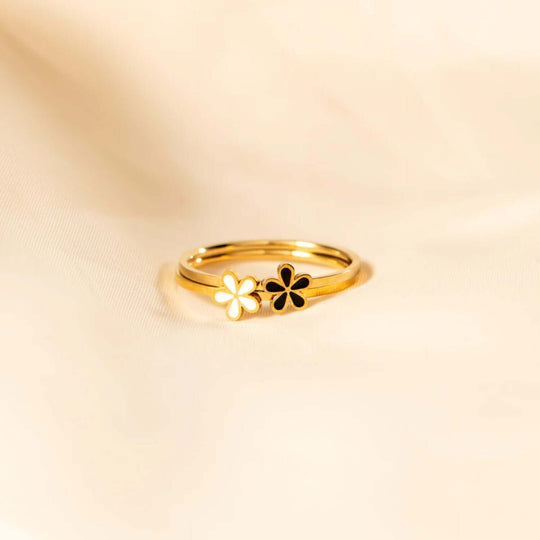 Elegant Sterling Silver Enamel Flower Ring - Samslivos