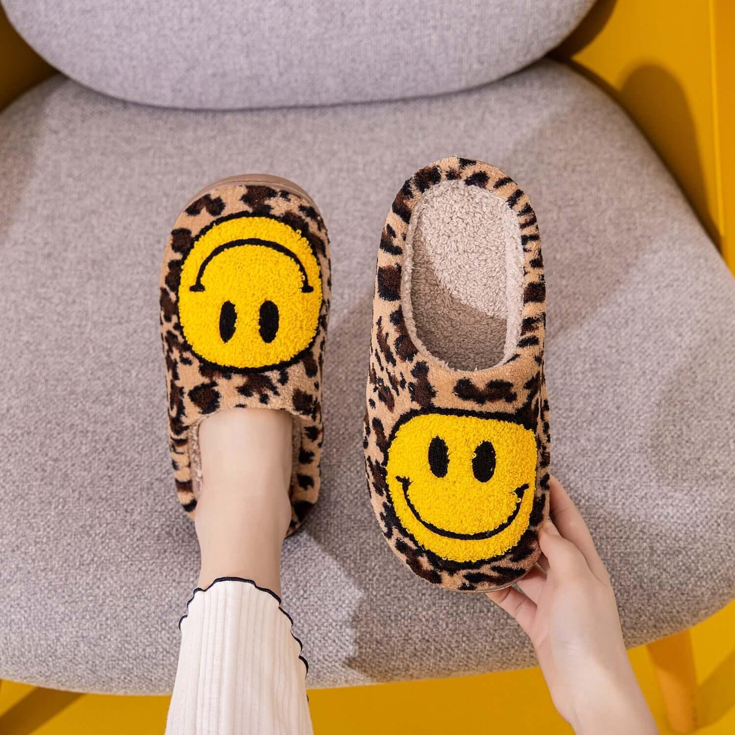 Melody Smiley Face Leopard Slippers - SAMFILS