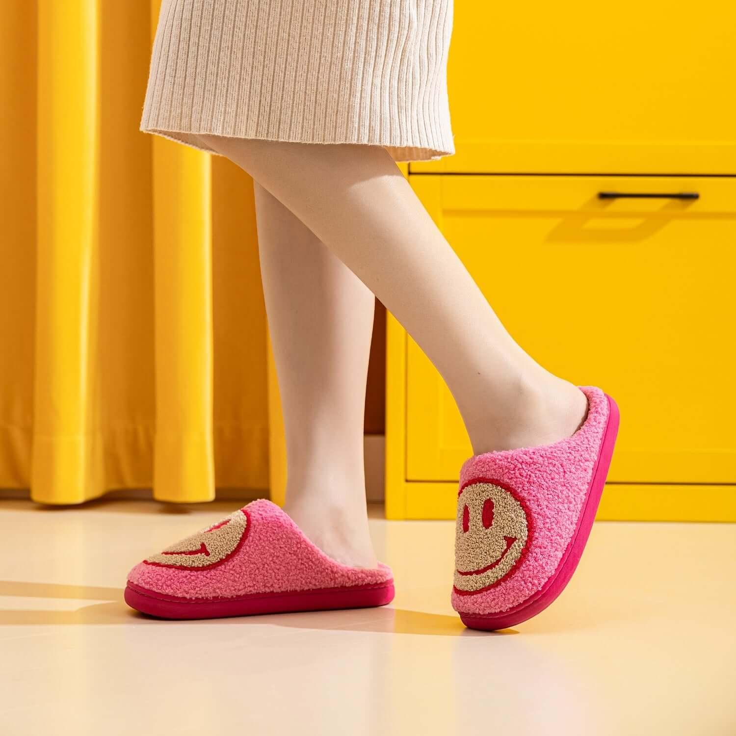 Melody Smiley Face Adorable Slippers - SAMFILS