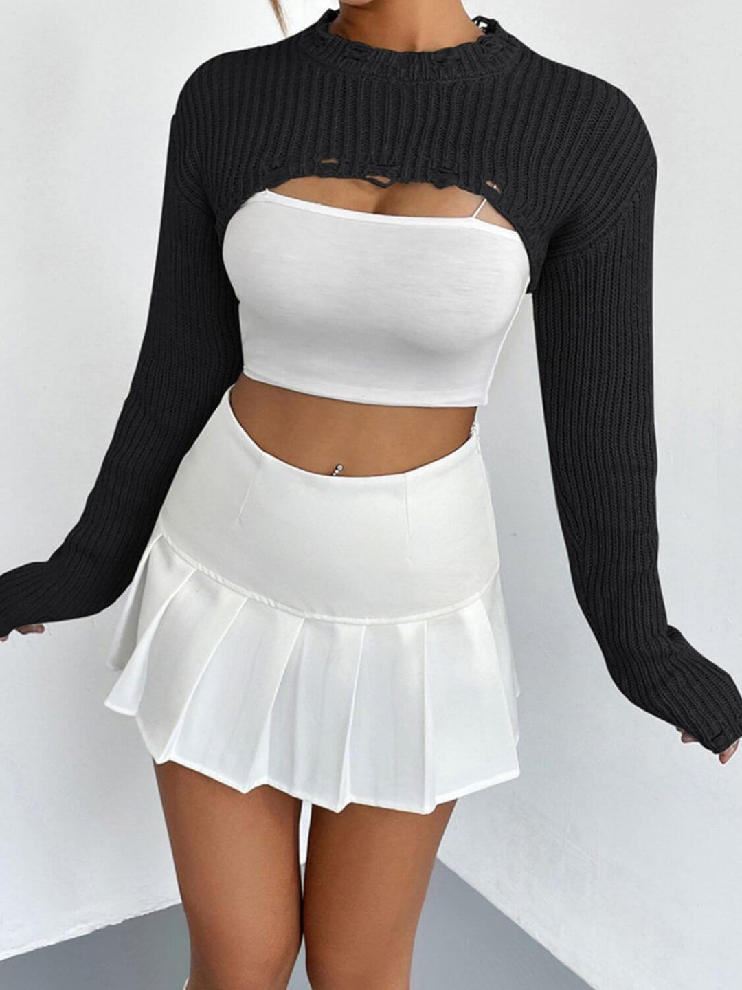 Distressed Long Sleeve Cropped Sweater - Samslivos