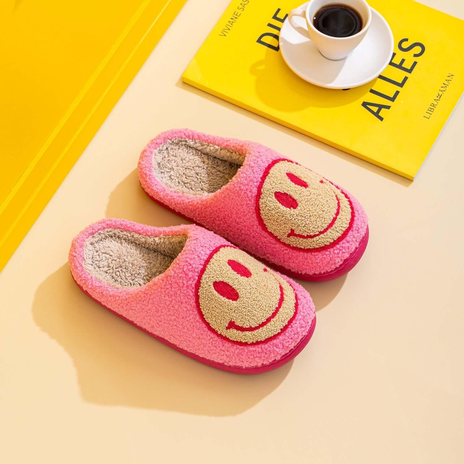 Melody Smiley Face Adorable Slippers - SAMFILS